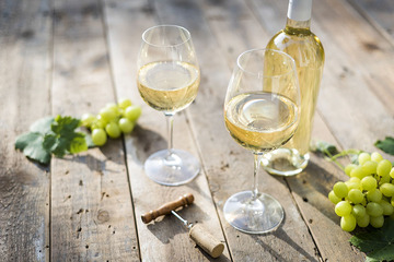 Comment différencier le vin blanc doux du vin blanc moelleux ? Comment différencier le vin blanc doux du vin blanc moelleux ?