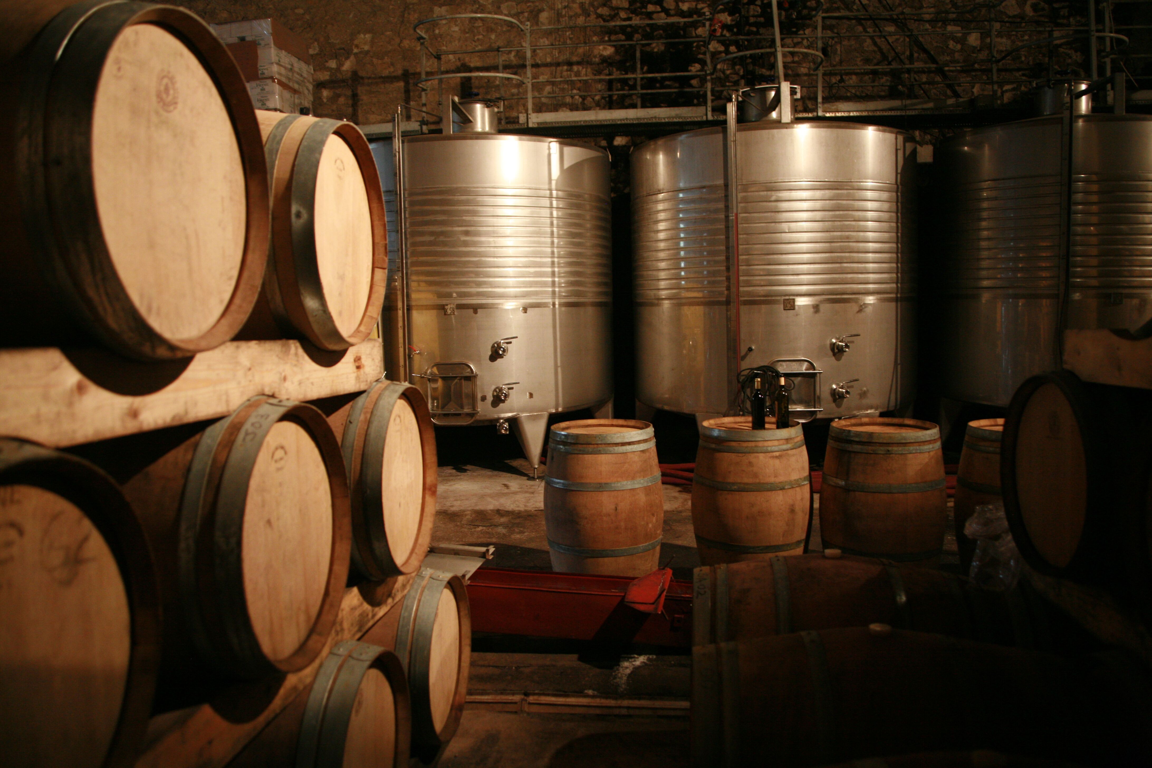 La cave de Chateau Viranel à Saint Chinian, vins du Languedoc